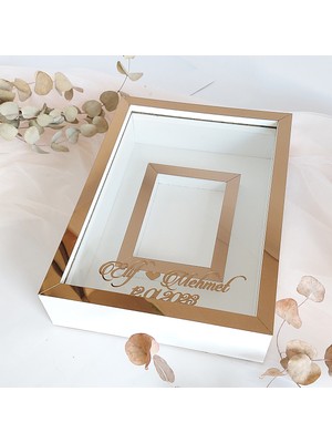 Verda Çerçeve 25 x 35  cm  Yarı Kaplama Isimli Beyaz-Bronz Anı Çerçevesi! Yeni Moda Çiçek Anı Çerçevesi!