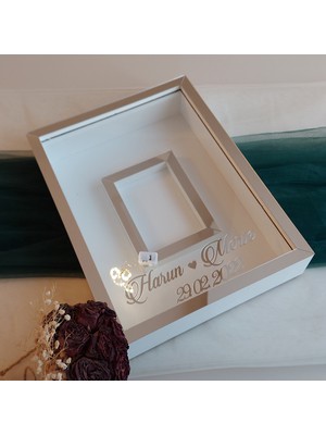 Verda Çerçeve 30 x 40  cm   cm  Yarı Kaplama Ledli+Isimli Beyaz-Gümüş Anı Çerçevesi! Yeni Moda Çiçek Anı Çerçevesi!