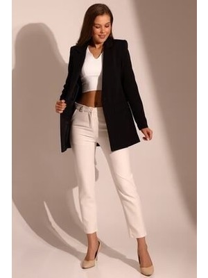 Belirtilmemiş Tek Düğmeli Blazer Model Ceket Kadın Uzun Kol Siyah Renk Düz Desenli Şık Tasarım
