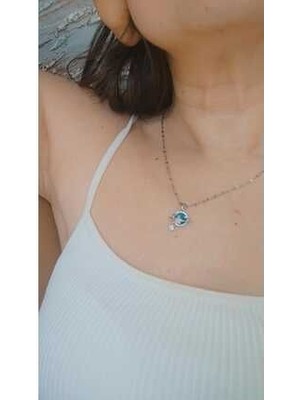 Modern ve Şık Gümüş Renk Taşlı Kolye