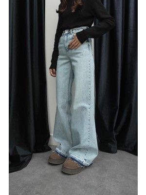 Açık Mavi Paça Detaylı Wide Leg Jean