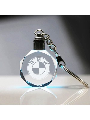 BMW Şeffaf Cam Logolu Mavi LED Işıklı 2D Tasarım Anahtarlık – Araç İçi ve Günlük Kullanım İçin Şık Aksesuar