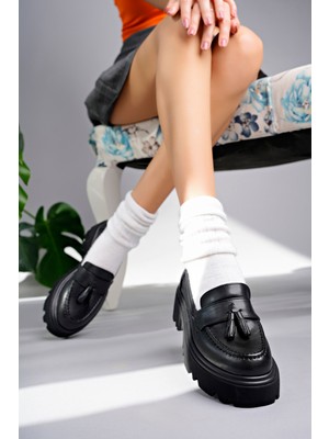MARSHETTA Class Model Siyah Cilt Püsküllü Kadın Loafer Ayakkabı