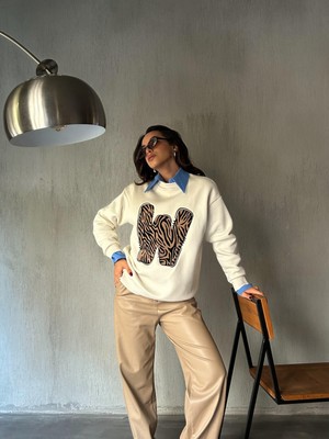 Minaaise Kadın Ekru Süzene Nakışlı 3 Iplik Şardonlu Geniş Kesim Sweatshirt 28314