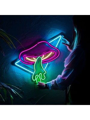 Uçan Mantar (Flying Mushroom) Neon Dekoru - Modern Metal Üzerine Neon Duvar Tabela, Süs | 58 cm x 52.5 cm