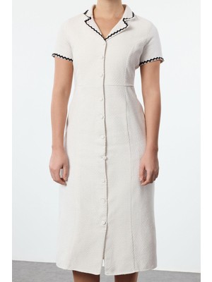 FRM Kadın Moda Şık Midi Boy Ceket Yaka Regular Aksesuar Detaylı Tüvit Dokuma Kışlık Gömlek Elbise