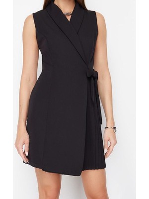 Ersefa Moda Stil Regular Ceket Yaka Mini Boy Kruvaze Pilise Detaylı Dokuma Elbise