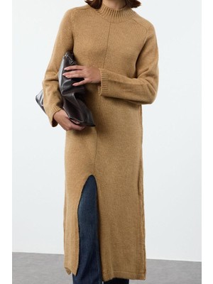 Ersefa Moda Stil Relaxed Yarım Balıkçı Yaka Maxi Boy Tesettür Yumuşak Dokulu Lı Triko Tunik Elbise