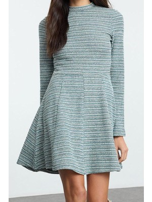 FRM Kadın Moda Şık Mini Boy Dik Yaka Slim Tüvit Bisiklet Yaka Skater Belden Açılan Volanlı Örme Elbise