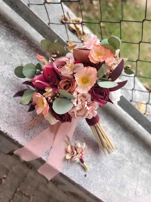 TT Organizasyon Bordo Yeşil Somon  Krem Gelinbuketi Gelinçiçeği ve Yakaçiçeği