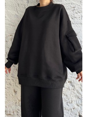 Kolu Körüklü Cep Detaylı Oversize Siyah Sweatshirt