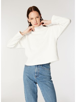 Mustang Dik Yaka Düz Ekru Kadın Sweatshırt M4WL-SWT-1912