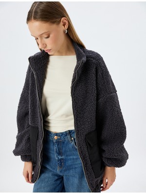 Koton Dik Yaka Fermuarlı Cep Detaylı Peluş Oversize Sweatshirt