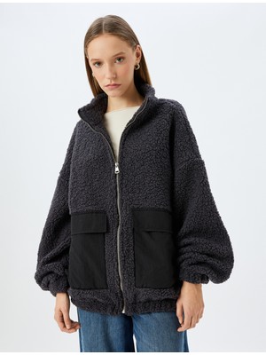 Koton Dik Yaka Fermuarlı Cep Detaylı Peluş Oversize Sweatshirt