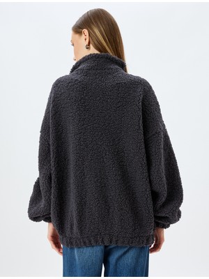 Koton Dik Yaka Fermuarlı Cep Detaylı Peluş Oversize Sweatshirt