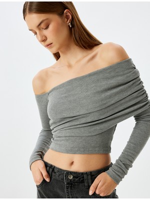 Koton Uzun Kollu Slim Fit Asimetrik Omzu Açık Madonna Yaka Crop Tişört