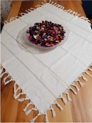 Buldan Bezi Krem Rengi Masa Örtüsü Püsküllü