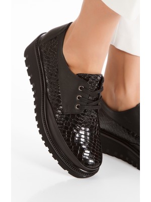 Iç Dış Hakiki Deri Krokodil Desenli Ortopedik Bağcıklı Kadın Ayakkabı