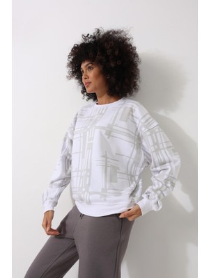 Amida Beyaz Kadın Geometrik Desenli Oversize Sweatshirt  - 2454