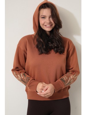 Amida Kiremit Rengi Kolları Başak Nakışlı Kapüşonlu Sweatshirt - 2428