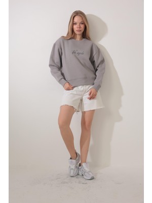 Amida Gri Sırtı Leylek Nakış Işlemeli Bisiklet Yaka Sweatshirt - 2436