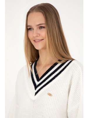 U.S. Polo Assn. Kadın Krem V Yaka Kazak 50269504-VR071