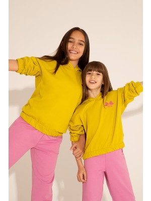 U.S. Polo Assn. Kız Çocuk Fıstık Yeşili Kapüşonlu Sweatshirt 50276900-VR087