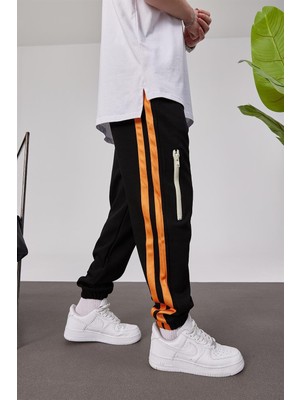 Yanı Turuncu Çizgili Siyah Eşofman