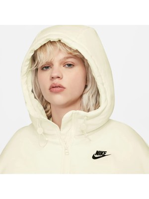 Nike Sportswear Classic Puffer Krem Rengi Kadın Mont