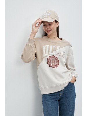 Shıon Koyu Bej Bisiklet Yaka Baskılı Standard Fit Kadın Sweatshirt