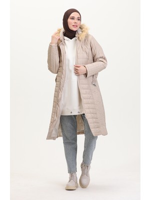 Sefa Merve Bej Kürklü Kapitone Mont 0812-06 Kadınlar İçin Şık ve Rahat Tasarım