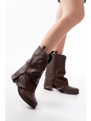 İnfon Ayakkabı Marketi İnfon Kahverengi Kadın Bot 270-3045 Modeli Rahat Yürüyüş İçin Şık Tasarım