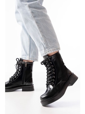 Siyah Rugan Düz Topuklu Bağcıklı Fermuarlı Günlük Kadın Bot Bayan BOT02-356