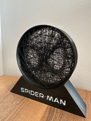 Spider Man Çizgisel Dekor – Sanatsal Siyah Masaüstü Biblo