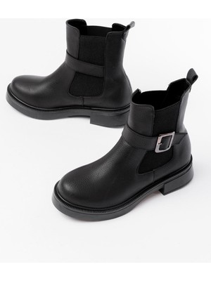 Siyah Toka Aksesuarlı Lastikli Günlük Kadın Bot Bayan BOT38018