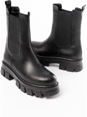 Shemard Siyah Yüksek Tabanlı Lastikli Günlük Kadın Bot