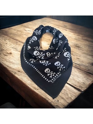 Als Accessories Siyah Renk Büyük Boy Içerisinde Beyaz Büyük Boy Kurukafa Desenli % 100 Koton Bandana