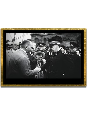 Marsilyan Yapay Zeka İle Yenilenmiş Atatürk Fotoğrafları Siyah Beyaz Cam Tablo, 3d Dekoratif Baskı 62