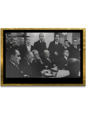 Marsilyan Yapay Zeka İle Yenilenmiş Atatürk Fotoğrafları Siyah Beyaz Cam Tablo, 3d Dekoratif Baskı 267