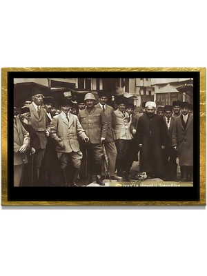 Marsilyan Yapay Zeka ile Yenilenmiş Atatürk Fotoğrafları Siyah Beyaz Cam Tablo, 3D Dekoratif Baskı 682