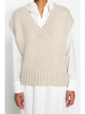 FRM Kadın Moda Şık V Yaka Standart Kol Crop Yumuşak Dokulu Triko Süveter