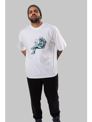 ankhises Work With Butterflies In Space Ön Baskılı Beyaz Oversize T-Shirt  Erkek Kadın Bisiklet Yaka