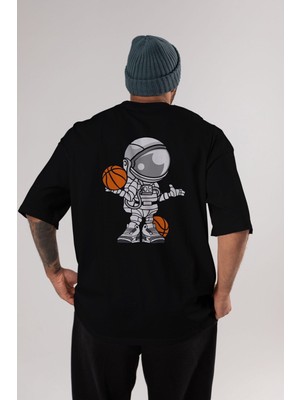 Ankhises Astronaut Basketball Player Arka Baskılı Siyah Oversize T-Shirt Erkek Kadın Bisiklet Yaka