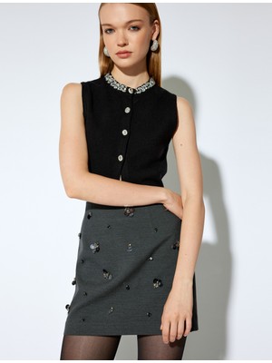 Koton x Melis Ağazat - A Kesim Pullu Payet Detaylı Taşlı Mini Etek
