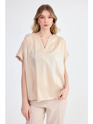 Hakim Yaka Parlak Kumaş Kısa Kol Bluz