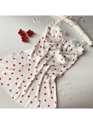 Göğüs Dantel Detaylı Saten Gecelik - Beyaz (Kırmızı Kalp Desenli) L