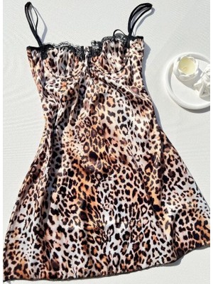 Karaz Göğüs Dantel Detaylı Saten Gecelik - Leopar S