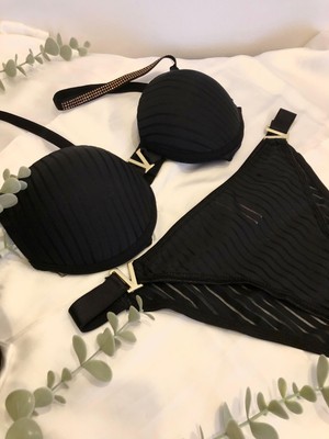 V Detaylı Push Up Dolgulu Sütyen Takımı