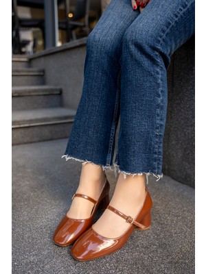 Laminta Pinola Taba Rugan Toka Detaylı Yuvarlak Kalın Topuklu Kadın Kalın Topuklu Ayakkabı