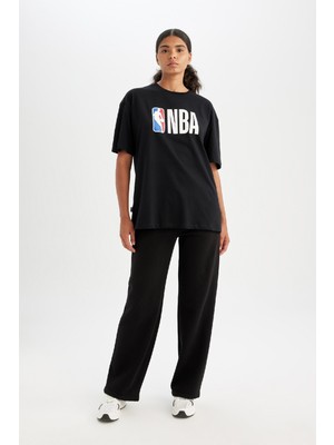 DeFactoFit NBA Wordmark Boxy Fit Bisiklet Yaka Kısa Kollu Tişört Z9313AZ24AU